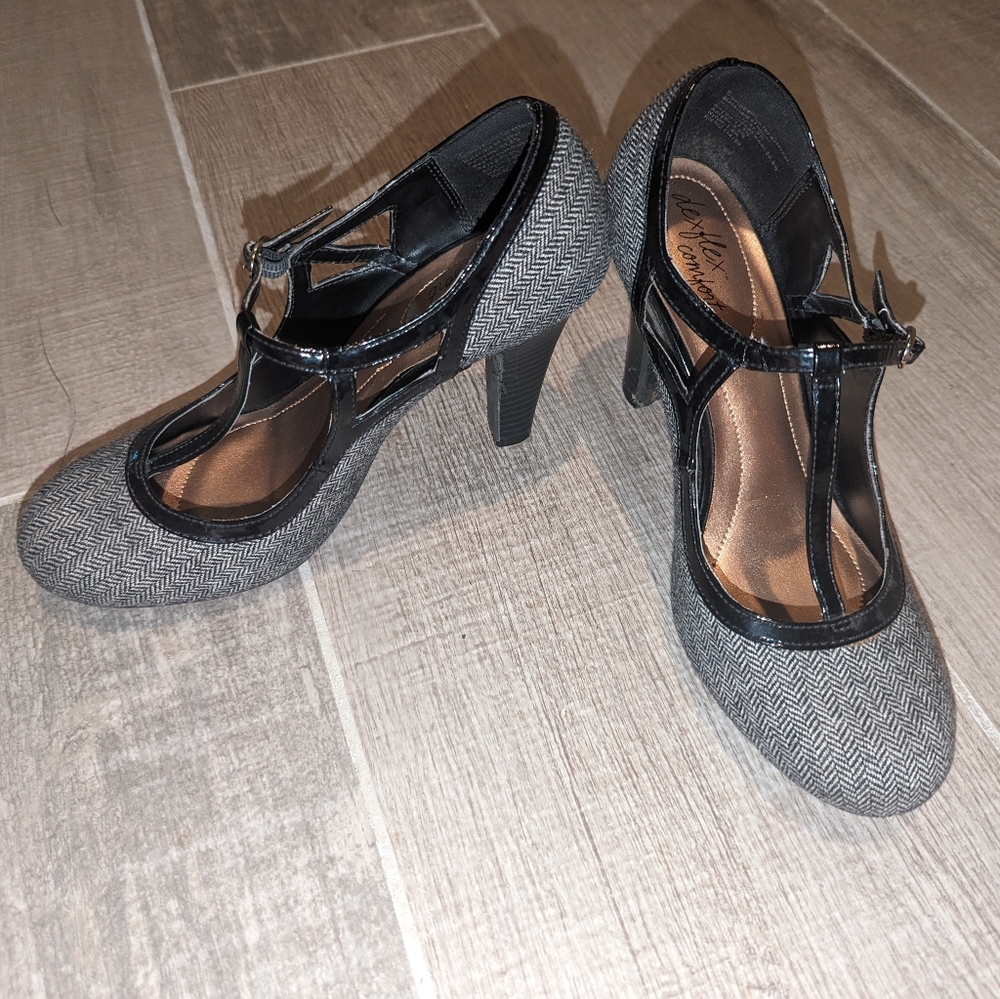 Gray/black 4in DexFlex Heels